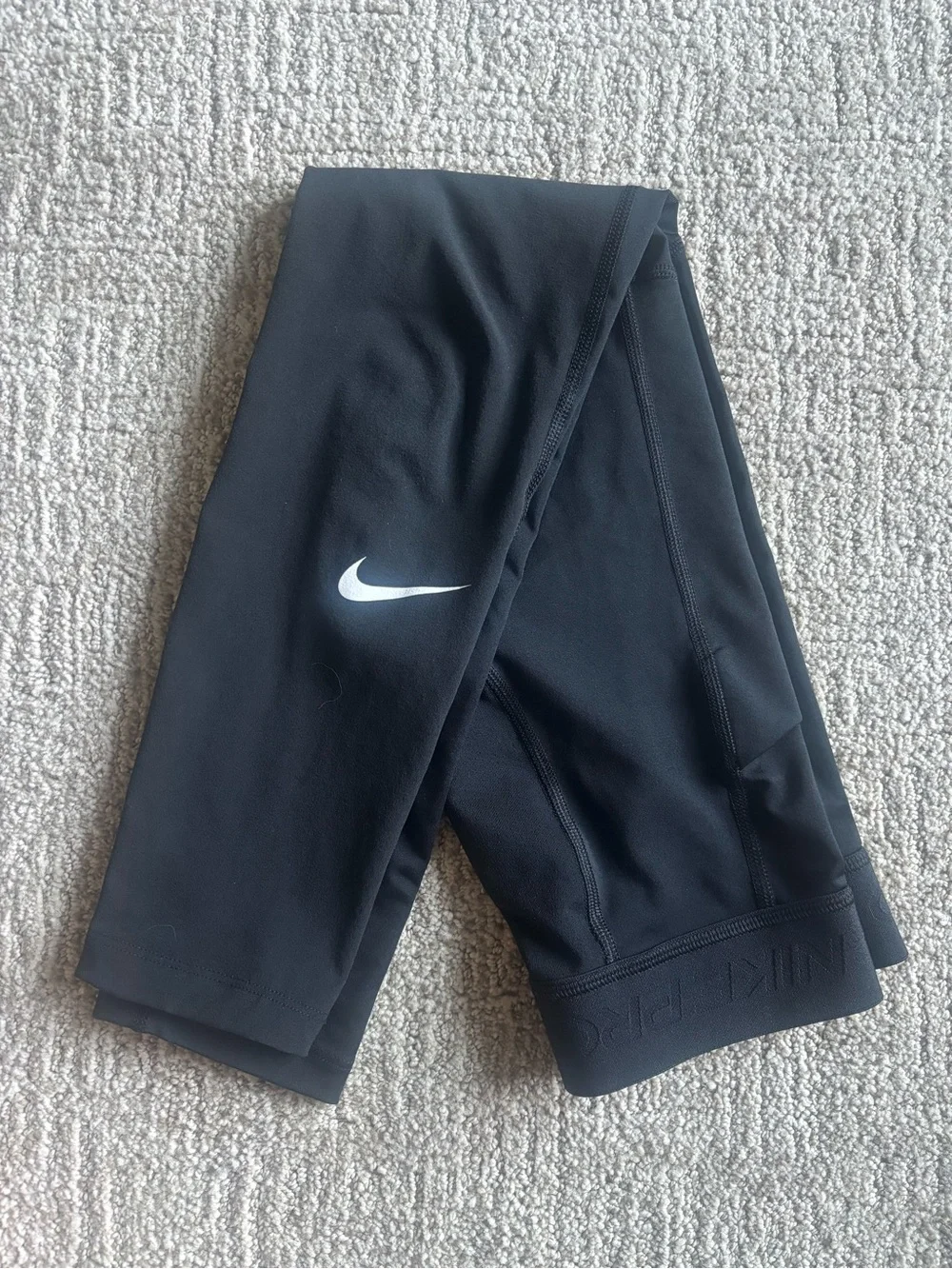 Nike Big Boys Pro Dri-FIT Stretch Performance Leggings / Small (8)